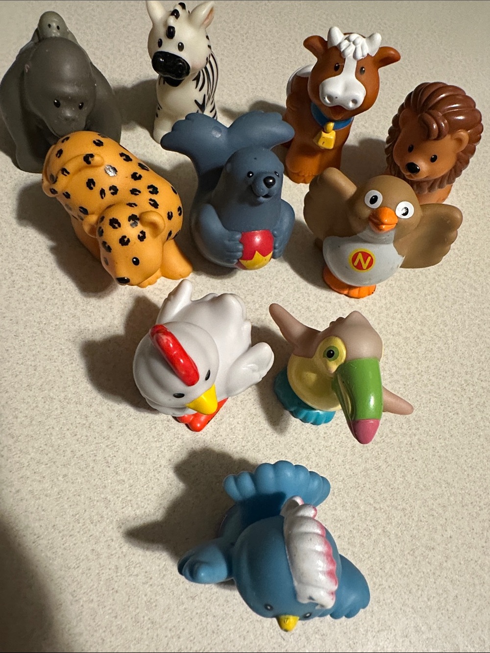 10 Vintage Fisher Price little people animals
2 - 3” played with condition